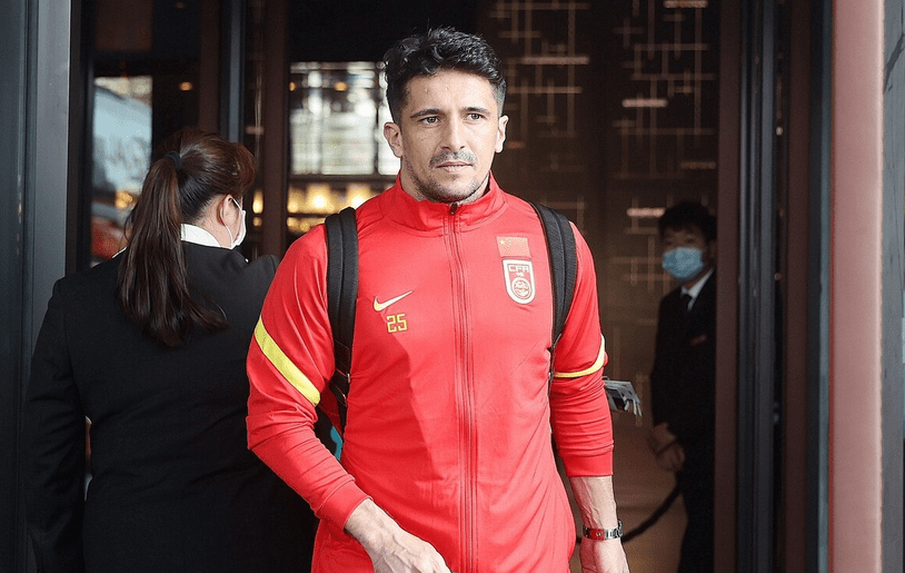 包含国际比赛日欧联传出新动向，上海久事豪取连胜，管理层表态——信心回归，临场指挥获称赞的词条