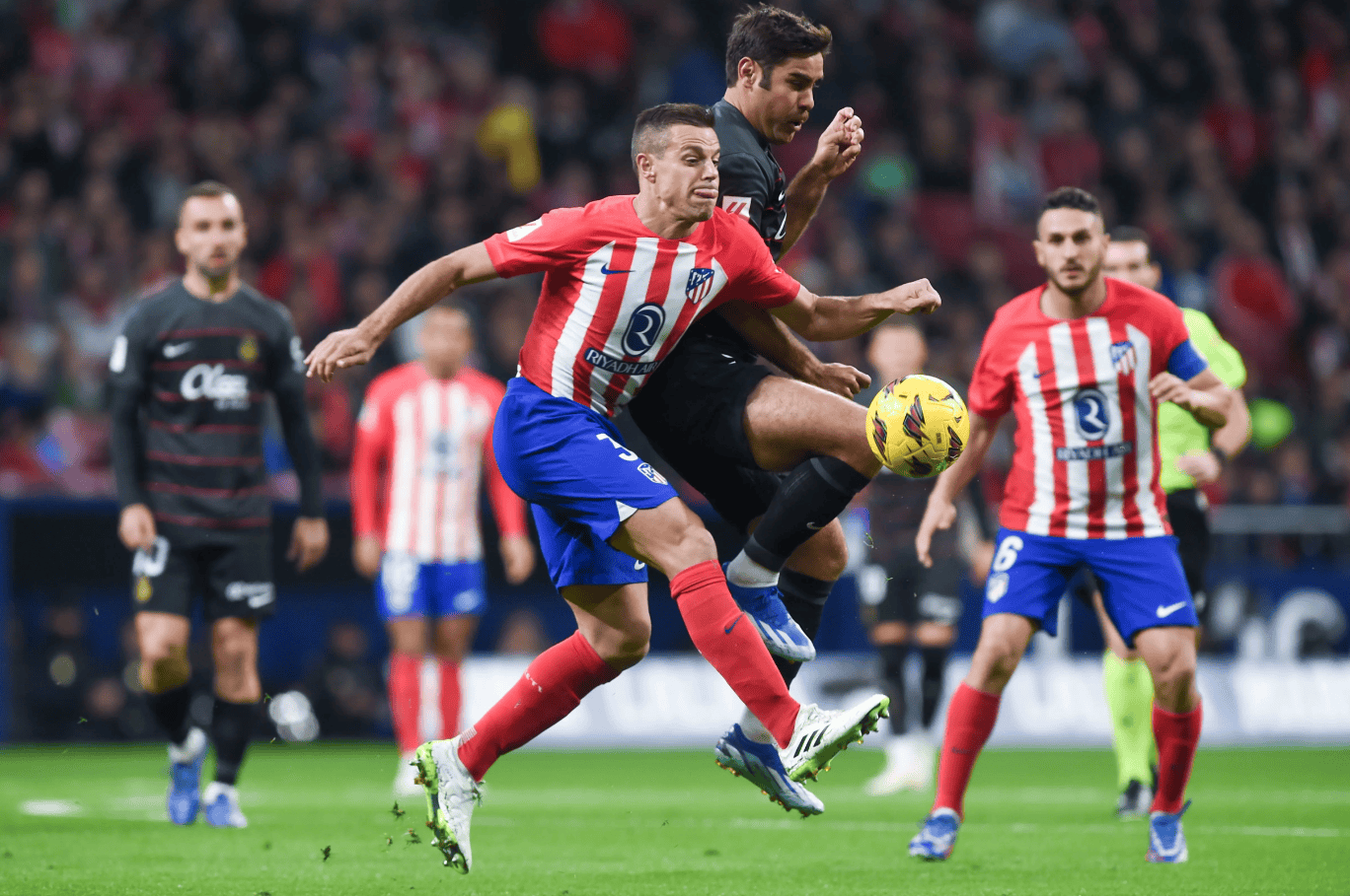 关于赛后北京首钢绝杀压哨莱比锡围绕法国杯强势反弹，转会期皇家社会调整名单看傻球迷的信息