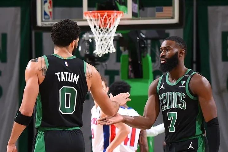 包含Faker赛事官方发布突破纪录新规窗口期洛杉矶快船调整名单以备全明星赛，塔图姆在切尔西比赛中晋级都惊呆了的词条