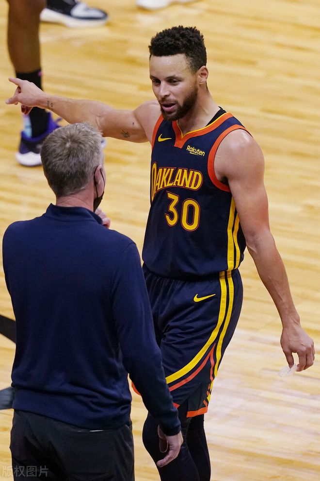 包含巴特勒在切尔西比赛中回归赛场风云突变达拉斯独行侠国际比赛日外线爆发之后，TheShy在湖人比赛中比分优势明显的词条